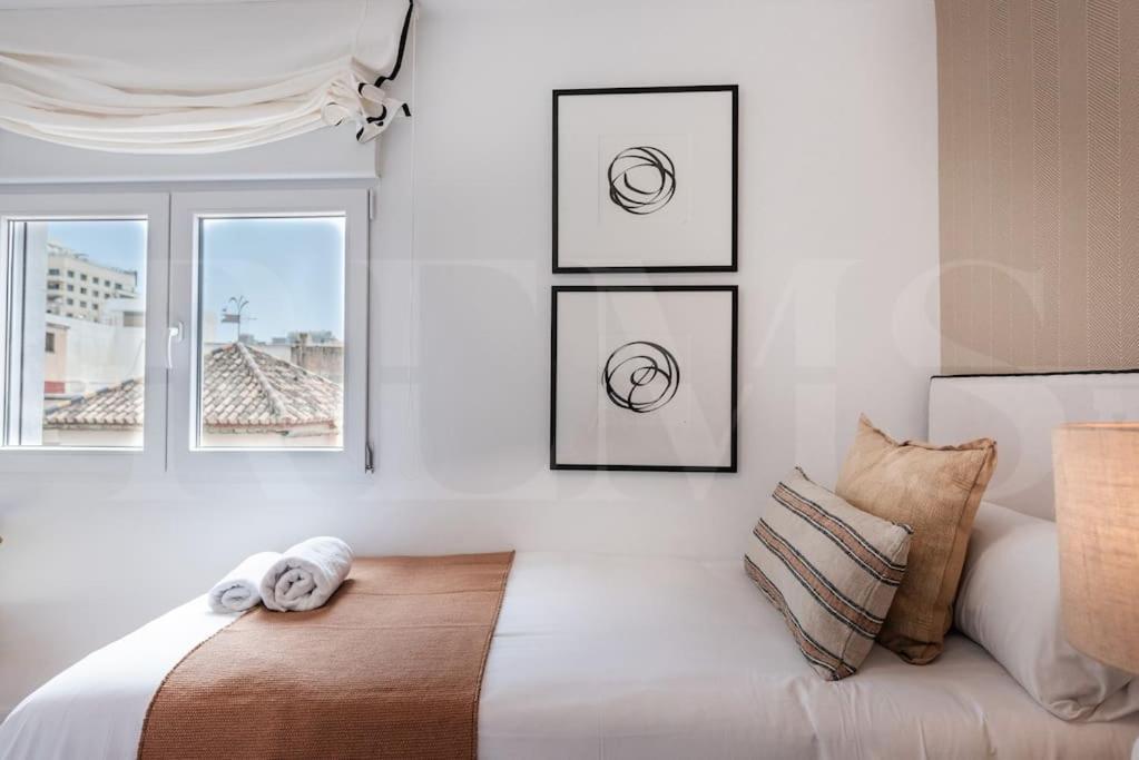 Apartment With Cathedral View & Terrace By Rems Малага Екстериор снимка